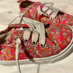 Toddler Girls Sz 7. Casuals.